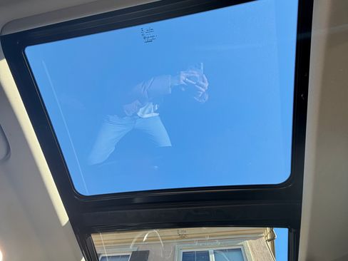 Used 2016 Jeep Cherokee Overland image 10