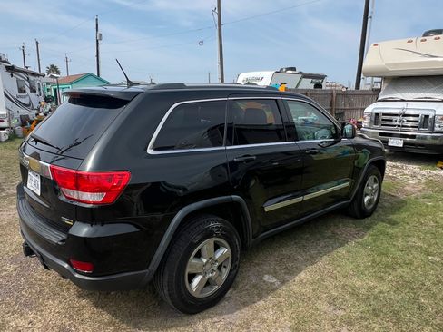Used 2012 Jeep Grand Cherokee Laredo w/ Laredo E Group image 6
