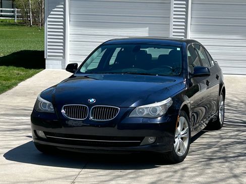 Used 2010 BMW 528i xDrive Sedan AWD/4WD image 5