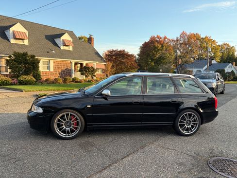 Used 2001 Audi S4 Avant image 2