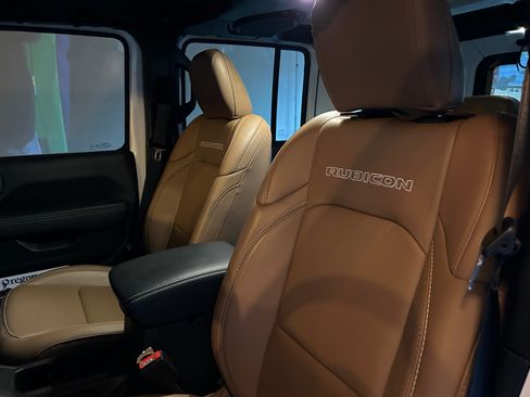 Used 2021 Jeep Wrangler Unlimited Rubicon image 9