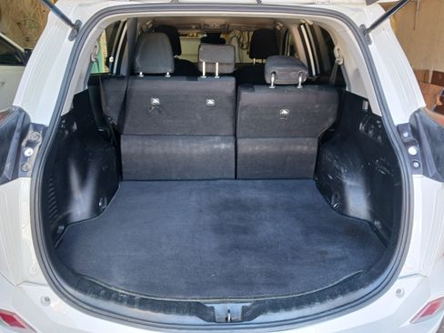 Used 2017 Toyota RAV4 LE image 9