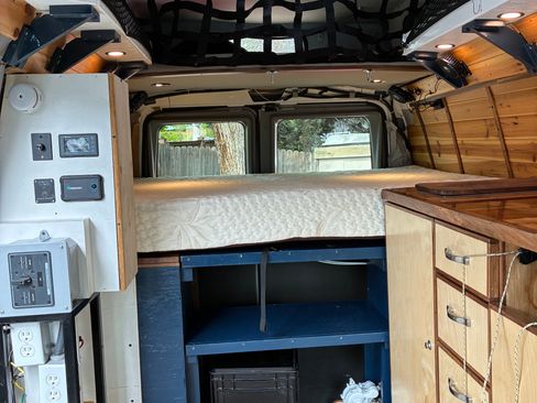 Used 2009 Ford E-350 and Econoline 350 Super Duty RWD image 6