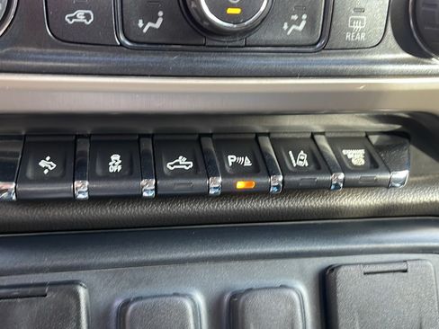 Used 2016 GMC Sierra 2500 Denali w/ Duramax Plus Package image 16