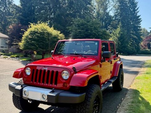 Used 2011 Jeep Wrangler Unlimited Sahara image 6