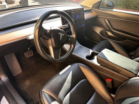 Used 2018 Tesla Model 3 Long Range image 8