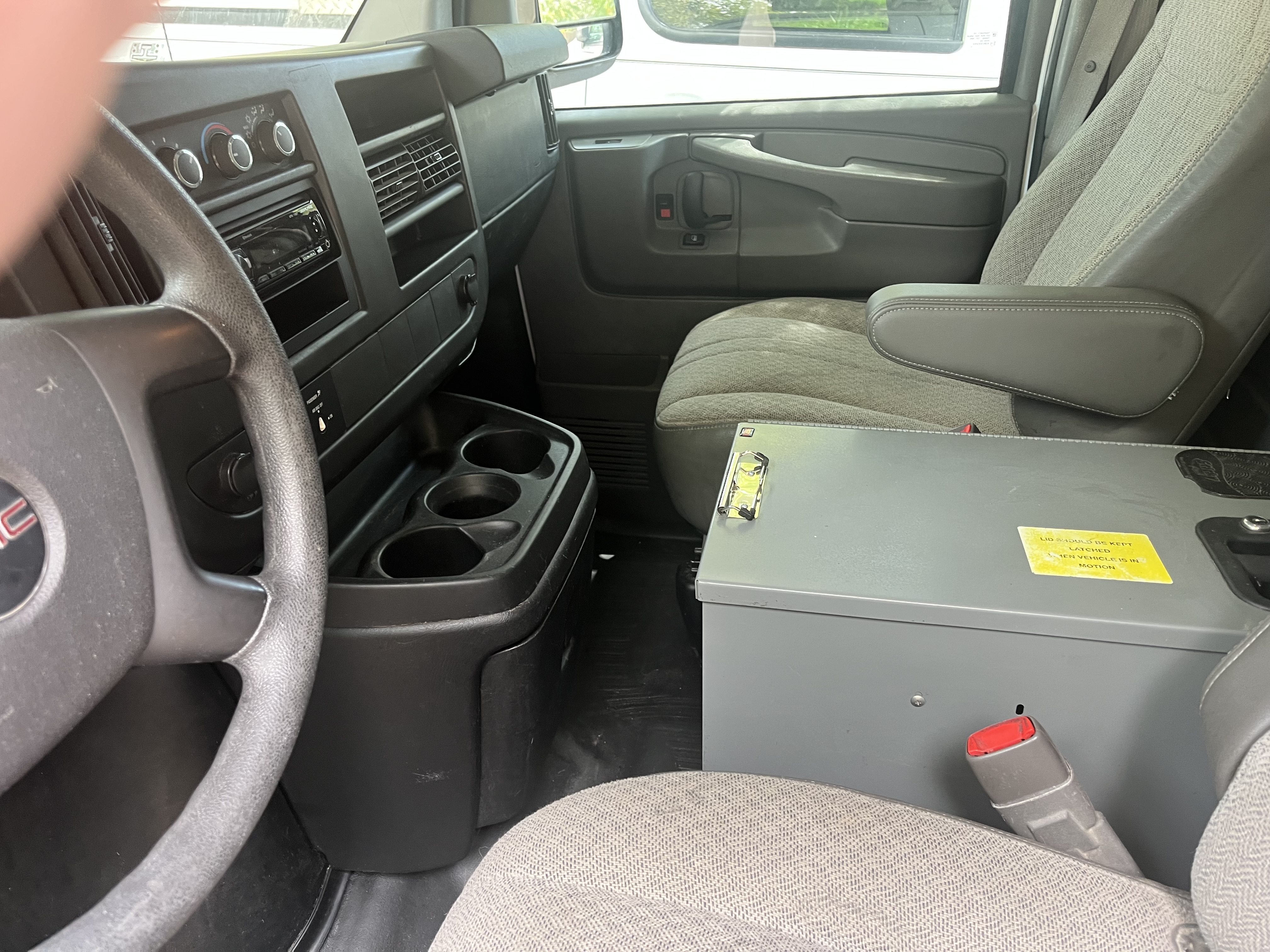 Used 2014 GMC Savana 2500 RWD image 13