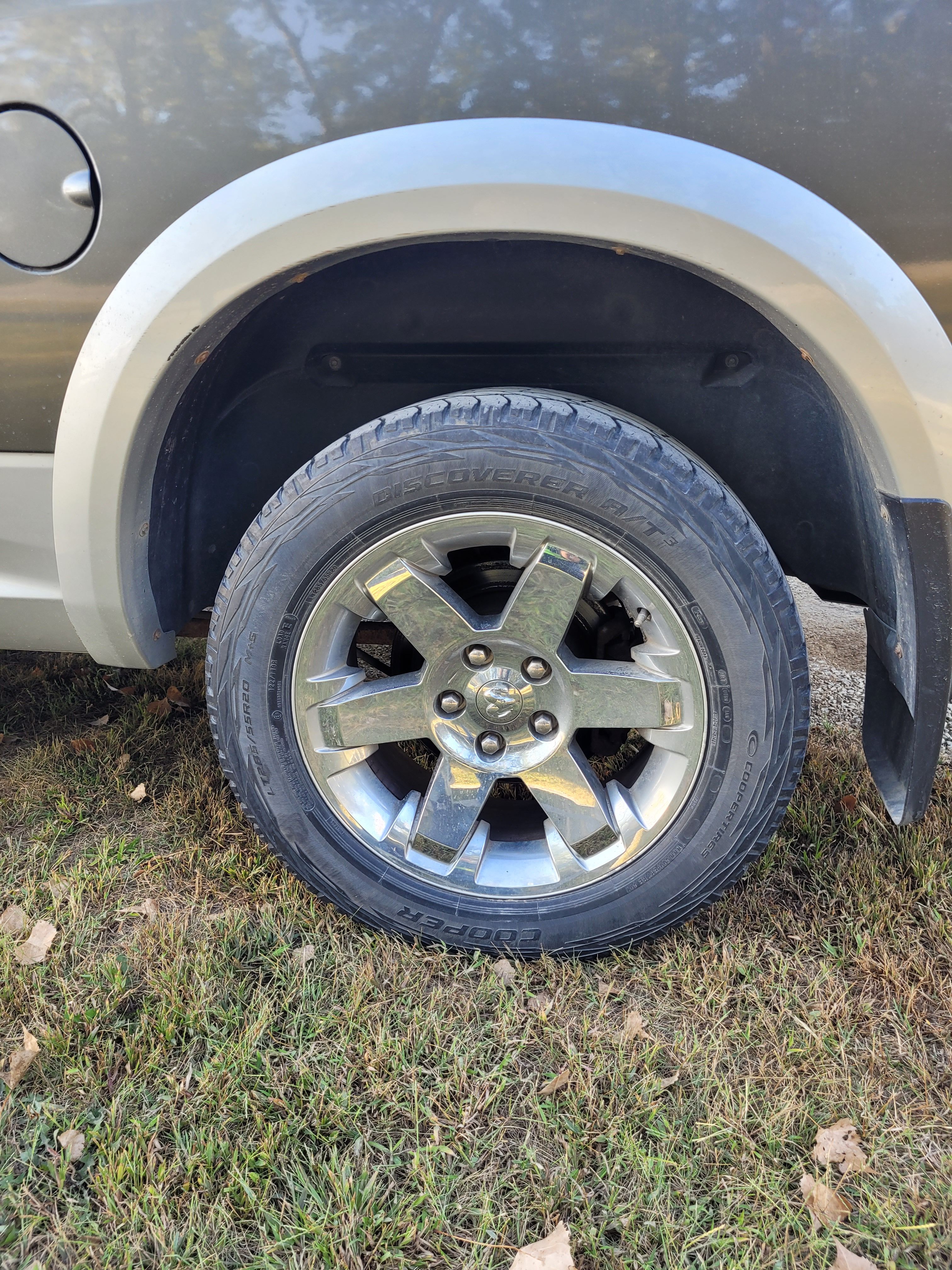 Used 2012 RAM 1500 Laramie w/ Protection Group AWD/4WD image 10