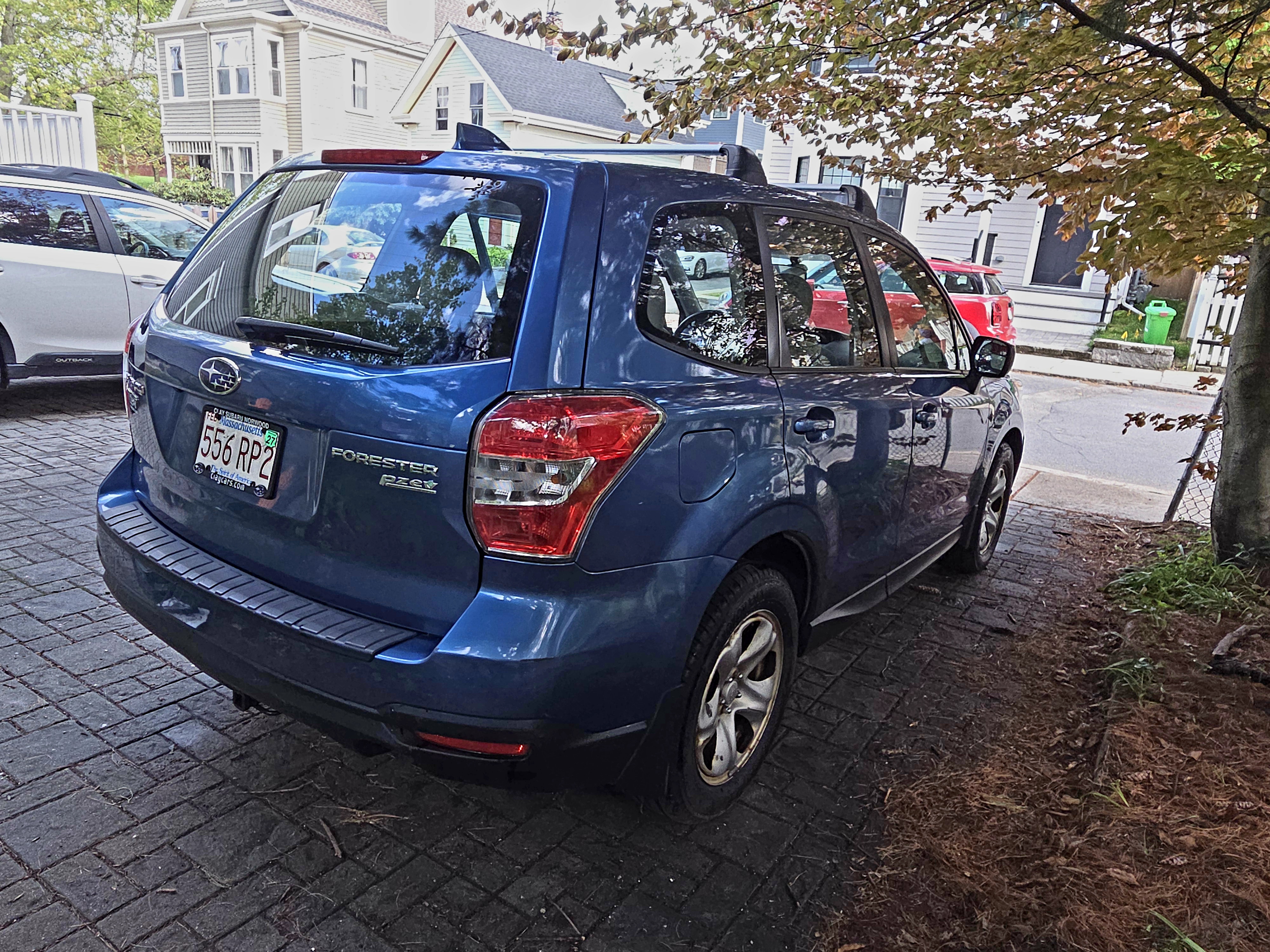 Used 2016 Subaru Forester 2.5i AWD/4WD image 4