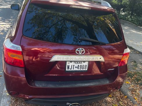 Used 2010 Toyota Highlander Limited image 8