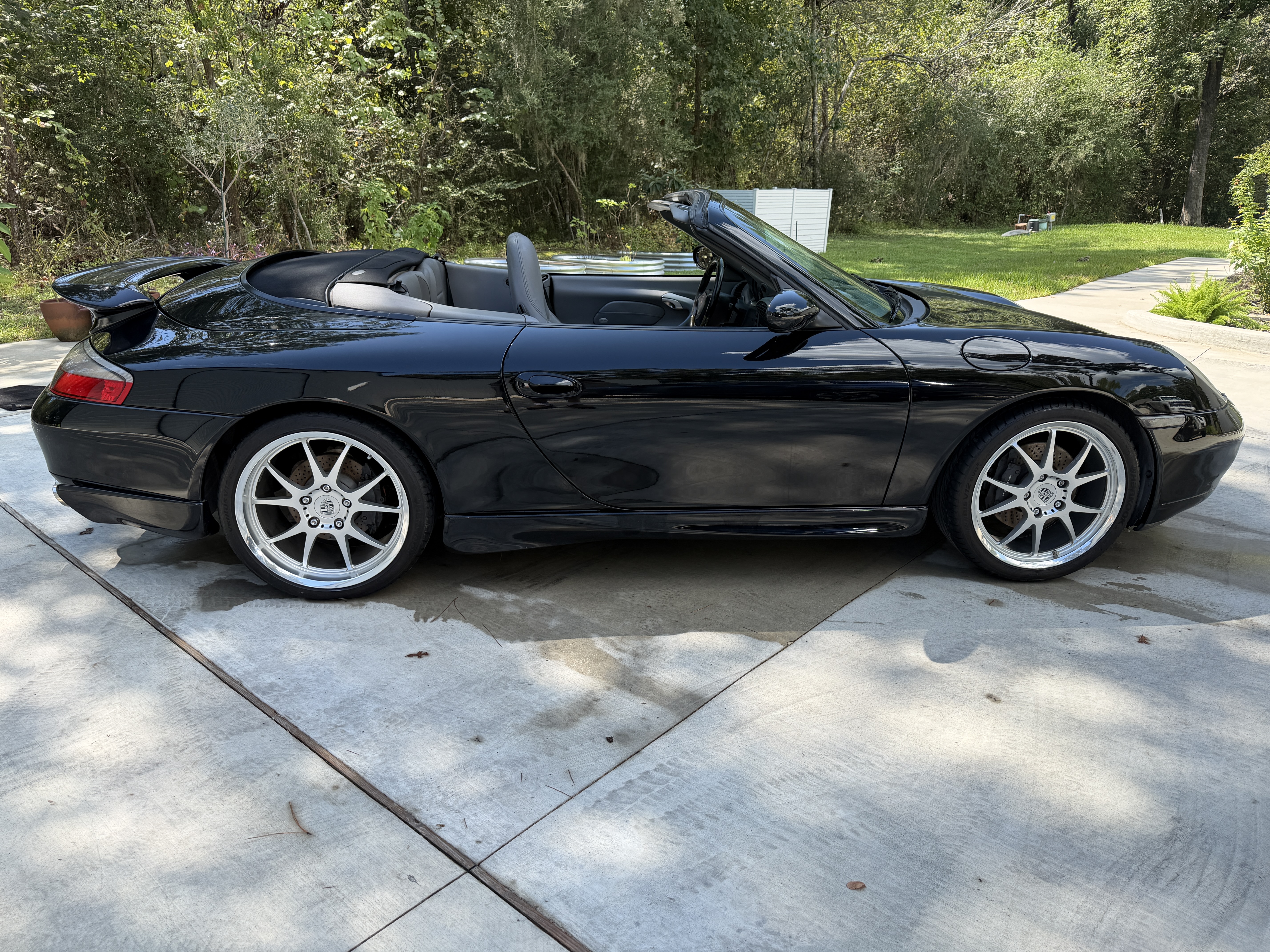 Used 2001 Porsche 911 Cabriolet image 1