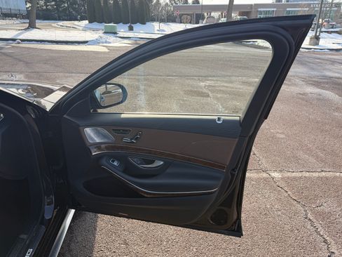 Used 2015 Mercedes-Benz S 63 AMG 4MATIC Sedan image 20