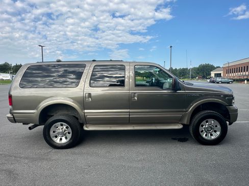 Used 2005 Ford Excursion Eddie Bauer image 5