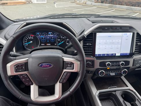 Used 2022 Ford F350 Lariat w/ Chrome Package image 2