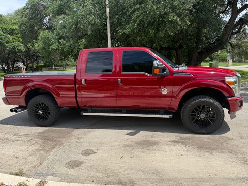 Used 2013 Ford F250 Platinum w/ FX4 Off Road Pkg AWD/4WD image 8