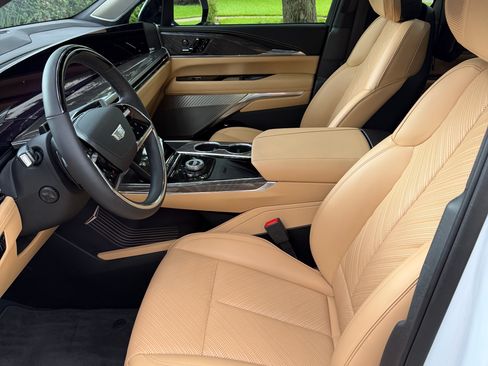 Used 2026 Cadillac Escalade IQ Sport 2 AWD/4WD image 16