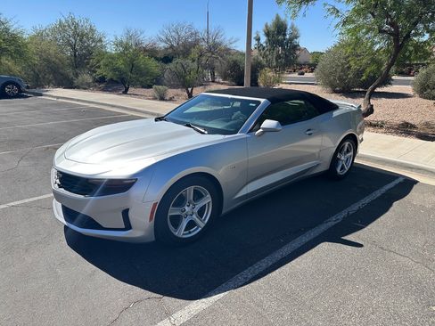 Used 2019 Chevrolet Camaro LT RWD image 8
