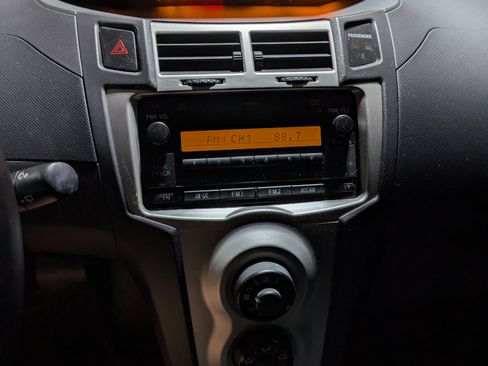 Used 2009 Toyota Yaris S image 4