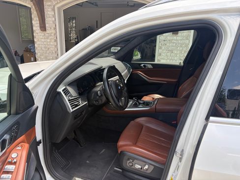 Used 2022 BMW X7 xDrive40i w/ Luxury Seating Package image 12