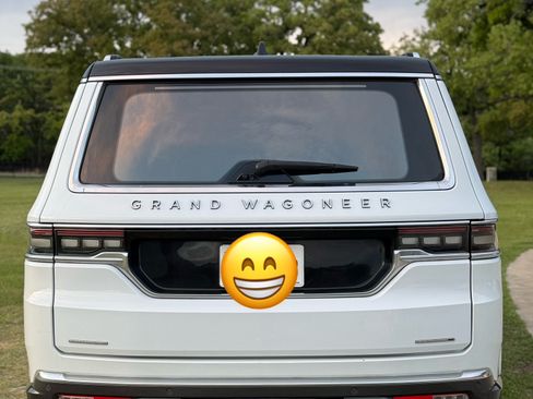 Used 2022 Jeep Grand Wagoneer Series III w/ Rear Seat Video Group 1 image 12