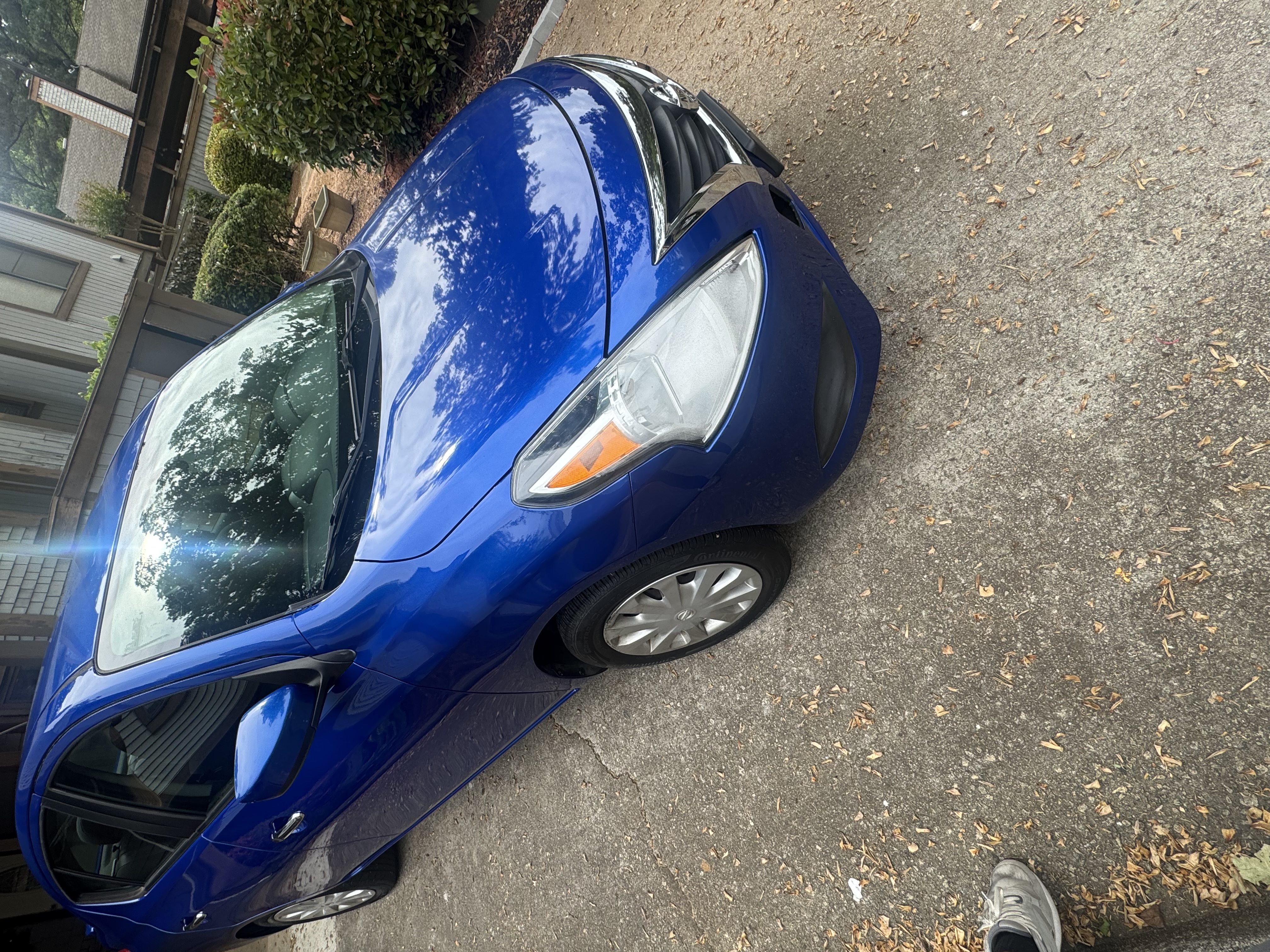 Used 2016 Nissan Versa SV FWD image 5