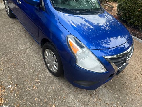 Used 2016 Nissan Versa SV FWD image 5
