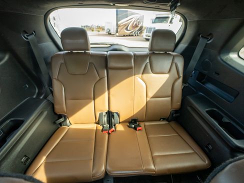 Used 2020 Kia Telluride SX w/ SX Prestige Package image 14