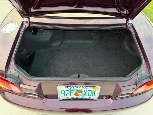 Used 2000 MAZDA MX-5 Miata RWD image 19