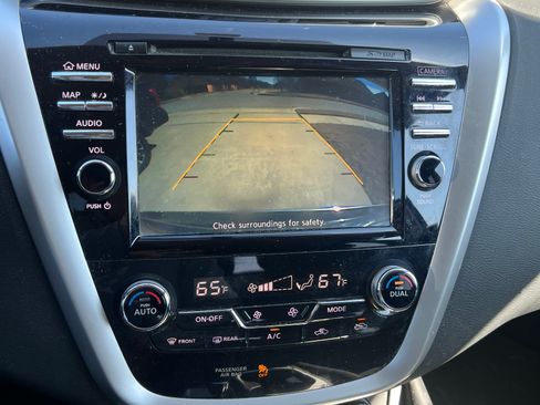 Used 2018 Nissan Murano SV image 12