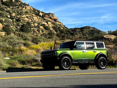 Used 2023 Ford Bronco Badlands w/ Sasquatch Package image 14