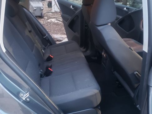 Used 2015 Volkswagen Tiguan S image 19