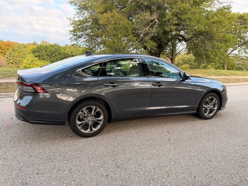 Used 2024 Honda Accord EX image 8
