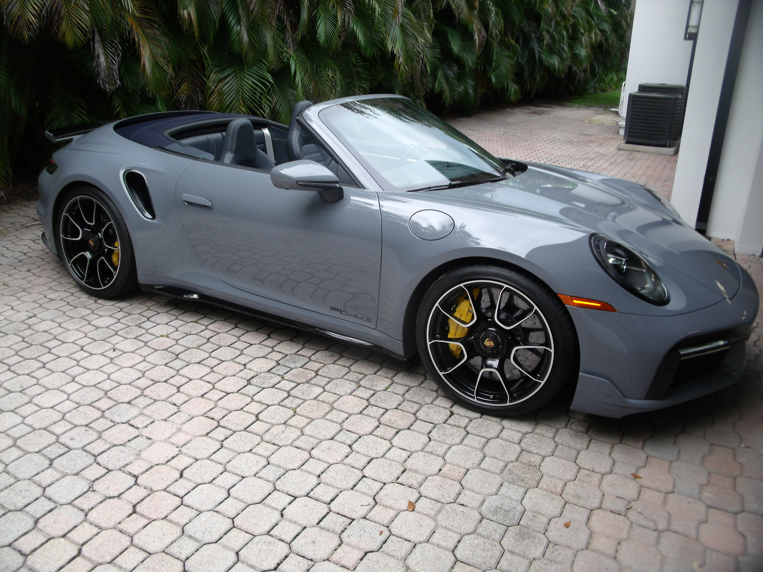 Used 2023 Porsche 911 Turbo S AWD/4WD image 2
