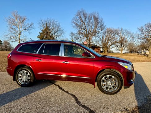 Used 2017 Buick Enclave Leather w/ Trailering Package image 5