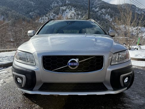 Used 2015 Volvo XC70 T6 w/ Proximity Package image 2