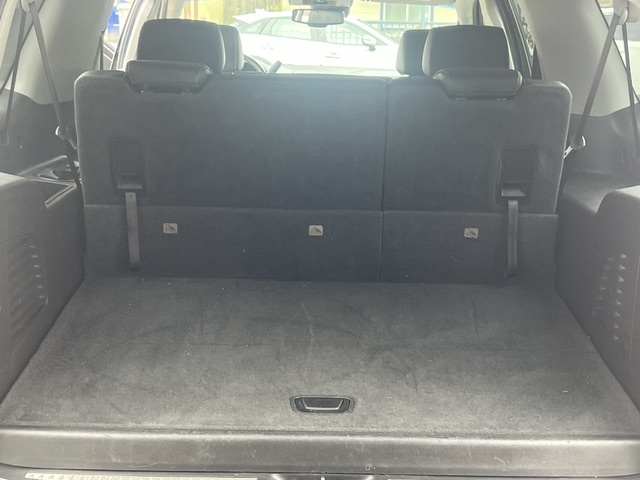 Used 2018 Chevrolet Suburban LT RWD image 10