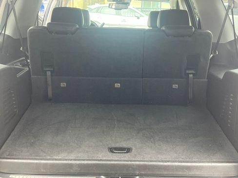 Used 2018 Chevrolet Suburban LT RWD image 10