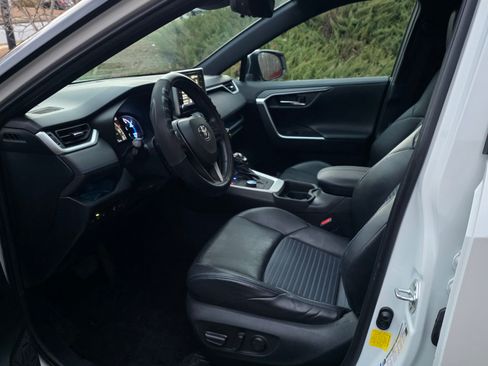 Used 2020 Toyota RAV4 XSE w/ XSE Grade Weather Package image 8