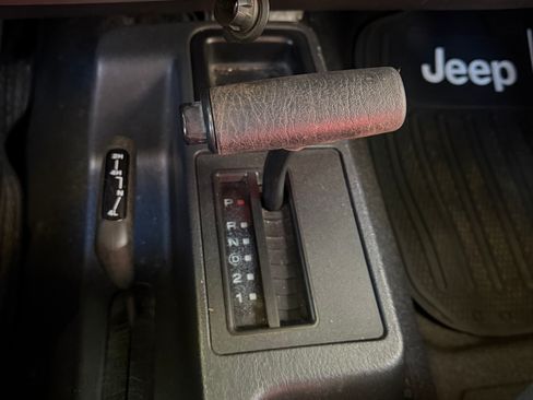 Used 2004 Jeep Wrangler X w/ Columbia Edition Group image 13