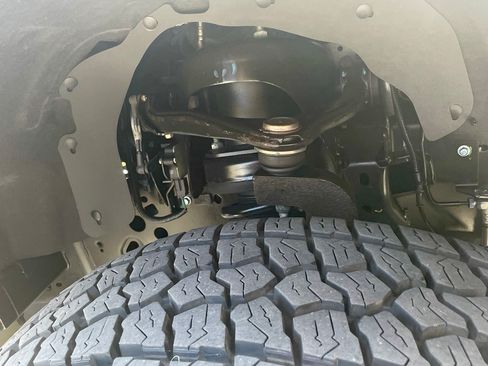 Used 2022 Ford F150 Lariat w/ Equipment Group 502A High image 15