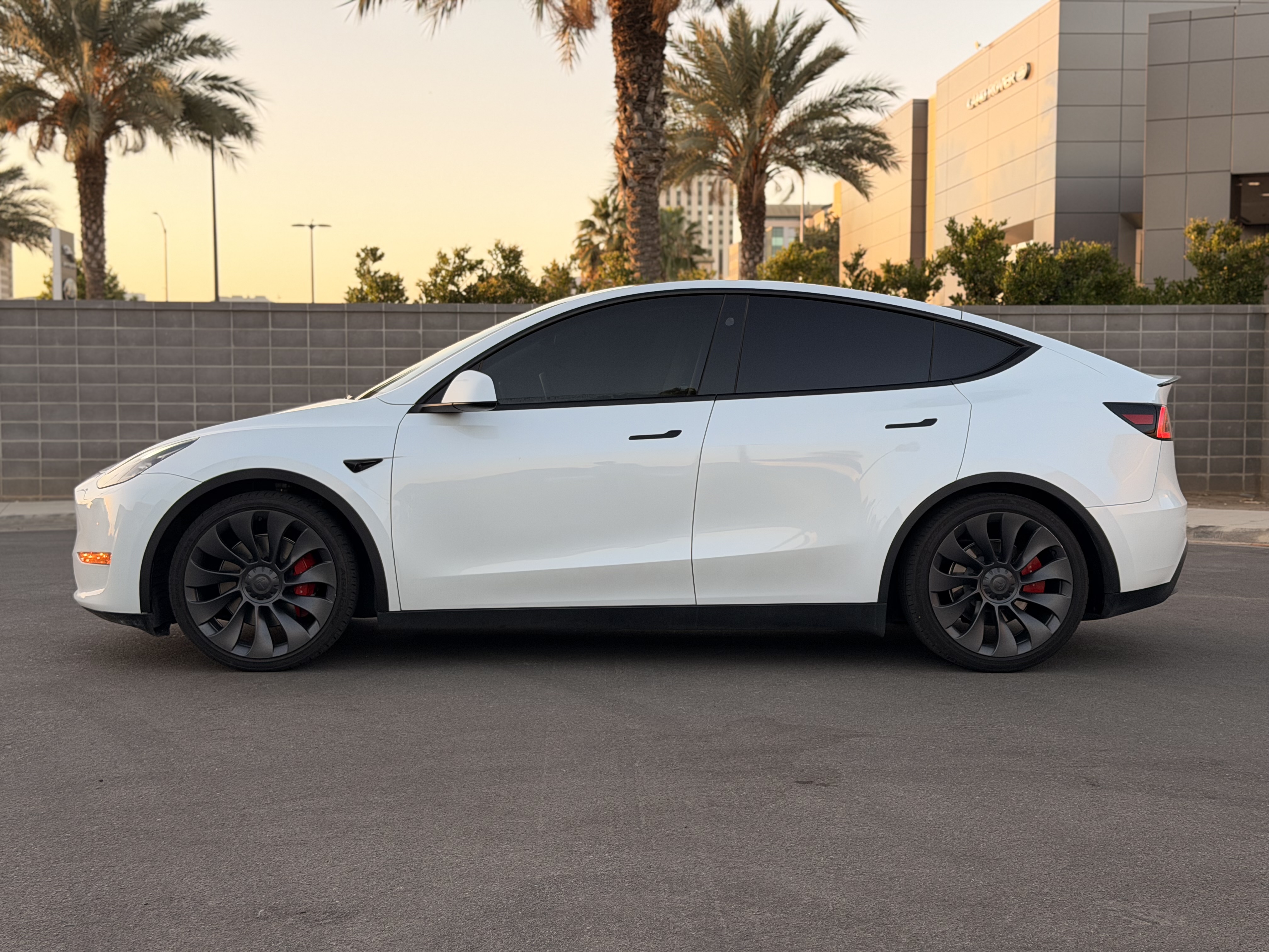 Used 2023 Tesla Model Y Performance AWD/4WD image 6