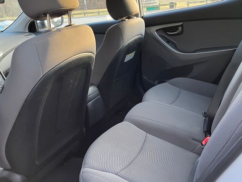 Used 2016 Hyundai Elantra SE image 14