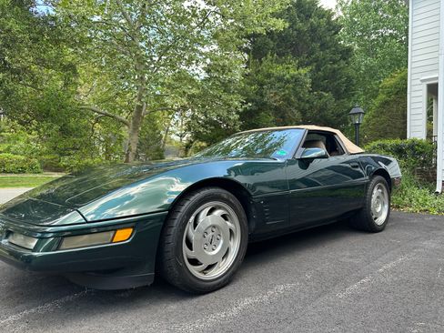 Used 1996 Chevrolet Corvette Convertible RWD image 12