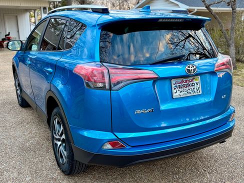 Used 2017 Toyota RAV4 LE image 4