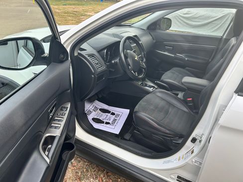 Used 2018 Mitsubishi Outlander Sport SE image 9