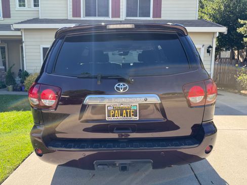 Used 2019 Toyota Sequoia Platinum AWD/4WD image 2