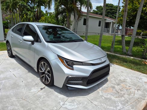 Used 2020 Toyota Corolla SE FWD image 1