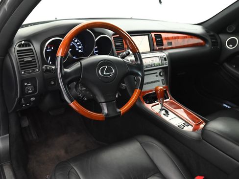 Used 2010 Lexus SC 430 Convertible w/ Preferred Accessory Package RWD image 9
