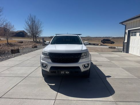 Used 2020 Chevrolet Colorado Z71 image 2