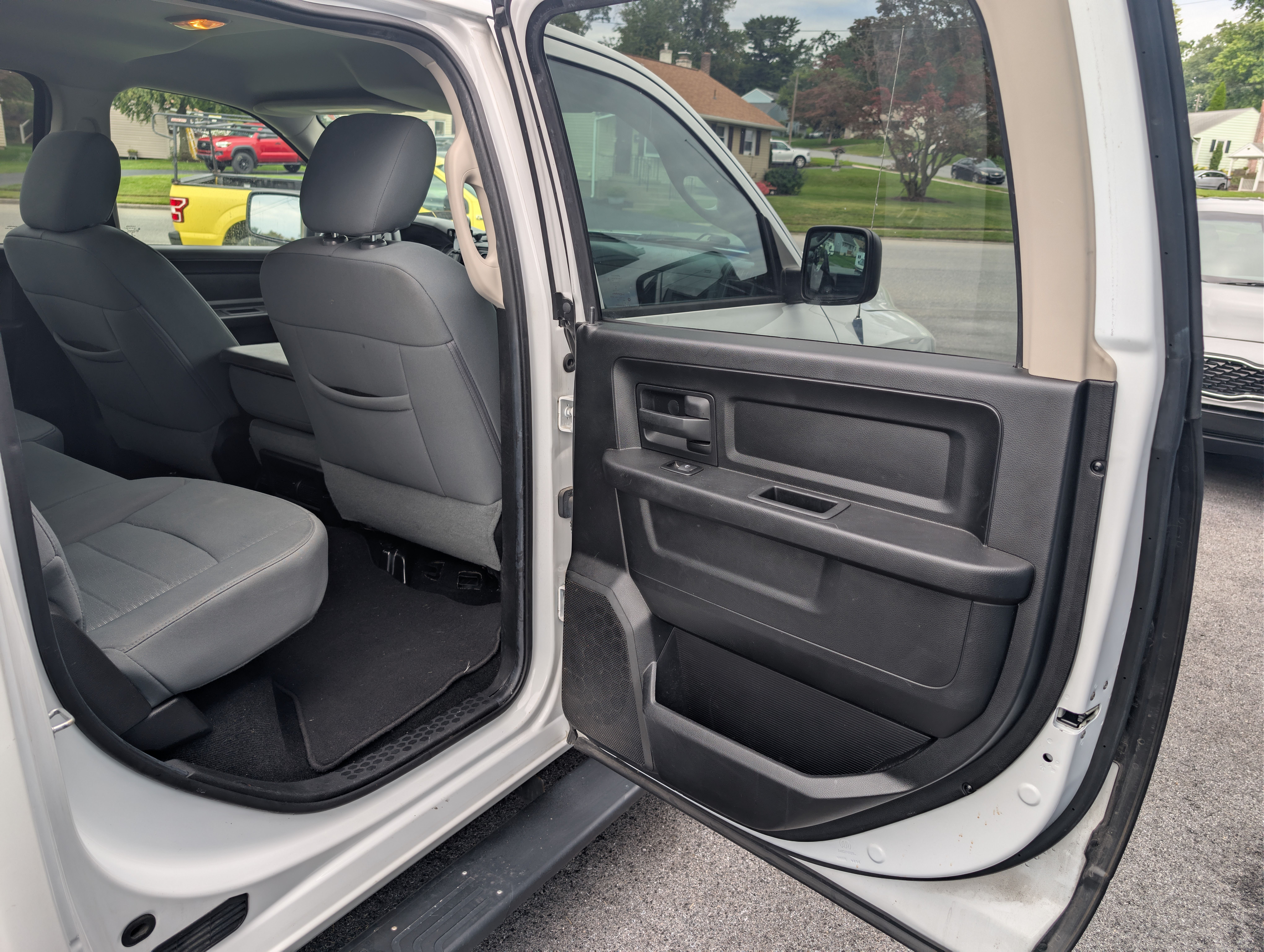 Used 2014 RAM 1500 ST AWD/4WD image 26